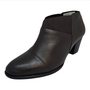 Vionic Point Leather Ankle Boots